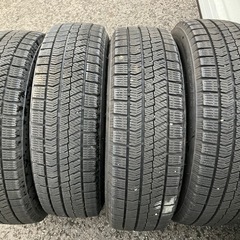 スタッドレスタイヤの画像