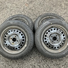 スタッドレスタイヤの画像