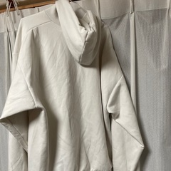 GU パーカーXLサイズの画像