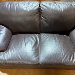 L2009 ２人掛けソファ 使用感あり 後ろ部分穴ありの画像
