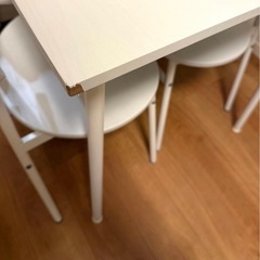 ホワイトダイニングテーブルの画像