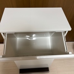 分別ゴミ箱の画像