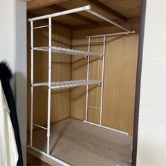押し入れハンガーラックの画像
