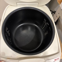 タイガー　TIGER 炊飯器　白　ホワイト　5.5合の画像