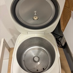 タイガー　TIGER 炊飯器　白　ホワイト　5.5合の画像