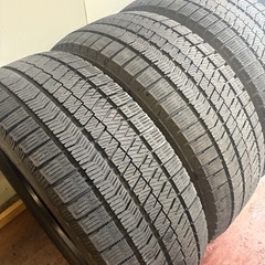 215/55/17冬VRX2の画像
