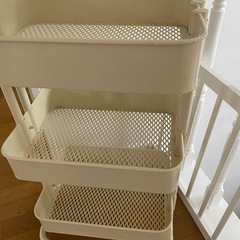 IKEA ロースコグ　アイボリー　ふたつき蓋付きの画像