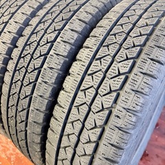 185/R14LT冬ブリヂストンの画像