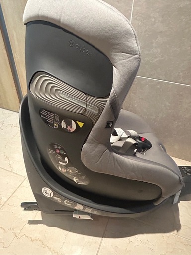サイベックス シローナS i-size チャイルドシート　グレー洗濯済cybex