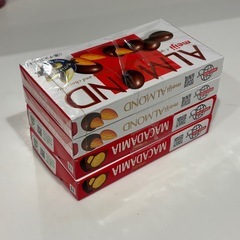 明治アーモンドチョコレート  マカダミアナッツチョコレートの画像