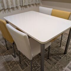 ダイニングセット（テーブル＆椅子４脚）の画像