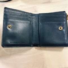 Charles&KEITH チャールズアンドキース 2つ折り財布の画像