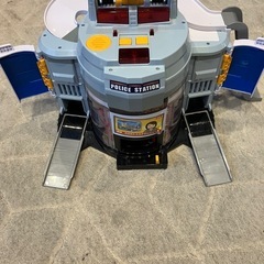 トミカ　ぐるっと変形DXポリスステーションの画像