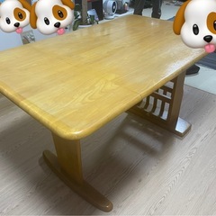 ダイニングテーブルの画像