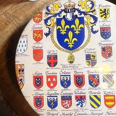 お茶とお菓子の美しい空き缶の画像