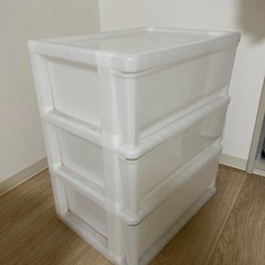 ３段ケースの画像