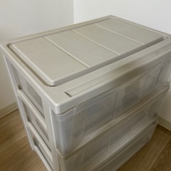 プラスチックの３段ケースの画像