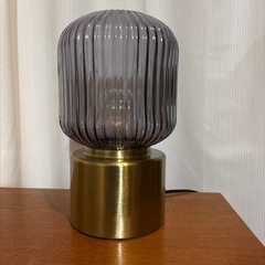 《極美品❗️》IKEA 卓上LEDランプ　SOLKLINT ソルクリント テーブルランプ　真ちゅうの画像
