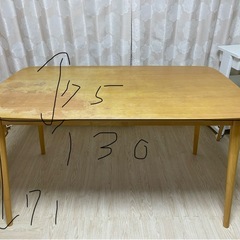 ダイニングテーブル　ベンチの画像