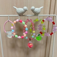 新品未使用✨ブレスレット4個＆ヘアゴム1個セット クレーンゲーム獲得品❁¨̮の画像