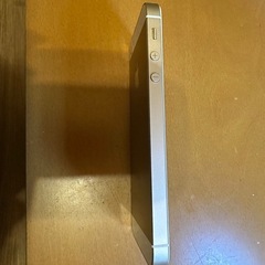 iPhone SE ゴールド　32GB 美品！の画像