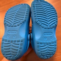 青いキッズサンダル Crocs c10 17.5cmの画像