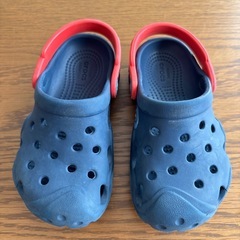 Crocs キッズサンダル ネイビー/レッド　9c 16㎝　16.5㎝の画像