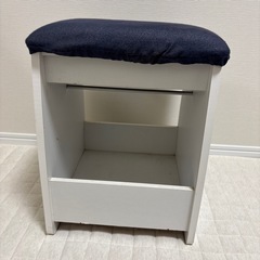 スツールの画像