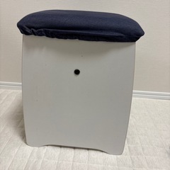 スツールの画像