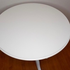 【早い者勝ち！応募殺到中！】フランス製アンティークラウンドテーブル CountryCornerの画像