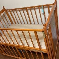 ベビーベッドの画像
