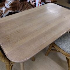 本格的　天然無垢　ダイニングテーブル　机　テーブル　食卓テーブルの画像
