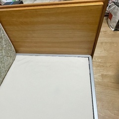 無印良品ベッド、シモンズマットレスの画像