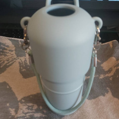 【四季の森フォレオ周辺】4WAYボトルホルダー 500〜650ml 保冷保温 グリーン 未使用の画像