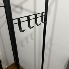 棚つきハンガーラックの画像