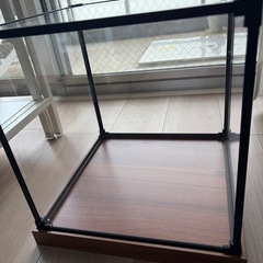 スチールショーケースの画像