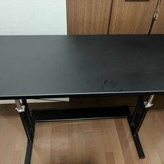 ゲーミングデスク バウヒュッテ Bauhutteの画像