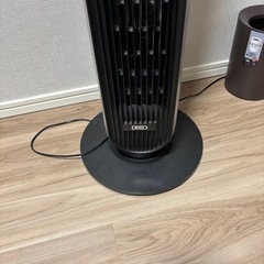 タワー型扇風機の画像