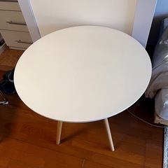 ラウンドテーブル 80cmの画像
