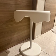 アイスクリーム型サイドテーブルの画像