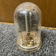ガラスドーム型 クォーツ置き時計 ✨の画像