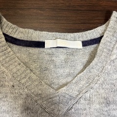 チコのVネックニットセーターの画像