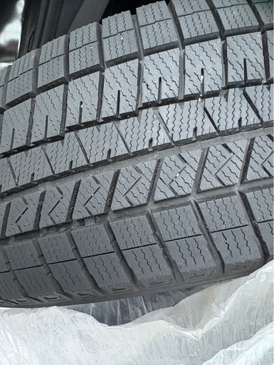 適合調べます　バリ溝スタッドレス　205/65/15 TOYO TIRES（トーヨータイヤ） バリ溝 TOYO GIZ2 205/65R15 2023年後半