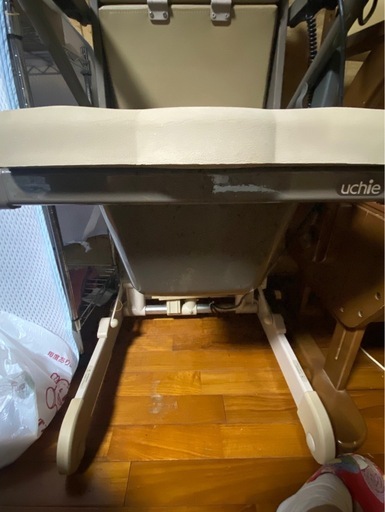 介護用品　　電動ポータブルトイレ