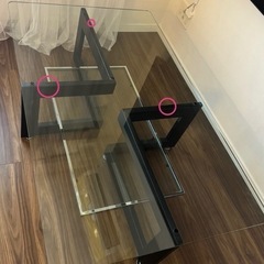 ガラステーブルの画像