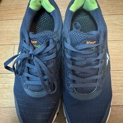 スニーカー（25.5cm）の画像