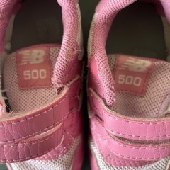 ニューバランス ピンクスニーカー 14cmの画像
