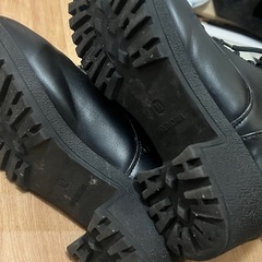 クロッシー　紐　黒レザー ショートブーツ サイドジッパー付　4.5cmヒール　Mサイズの画像