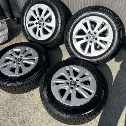 純正ナット付　トヨタ プリウス　純正　ホイール　15&times;6.5J ＋40 5H-100 トーヨー　オブザーブ　ガリット　GIZ 195/65R15 91Q 2023年製　スタッドレス