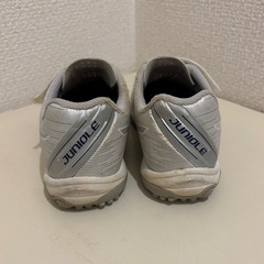 asics サッカーシューズ 18cm JUNIOLEの画像